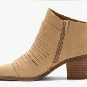 Lucky Brand leather slit front heeled ankle boots size 8